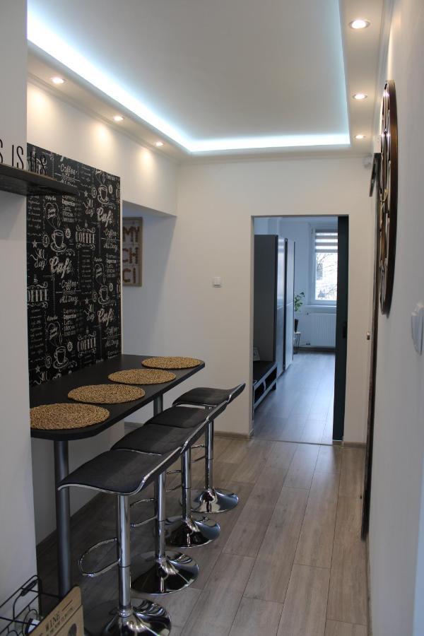 Izzy Apartament Apartment Miskolc Ngoại thất bức ảnh