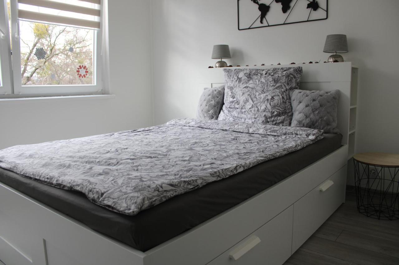 Izzy Apartament Apartment Miskolc Ngoại thất bức ảnh