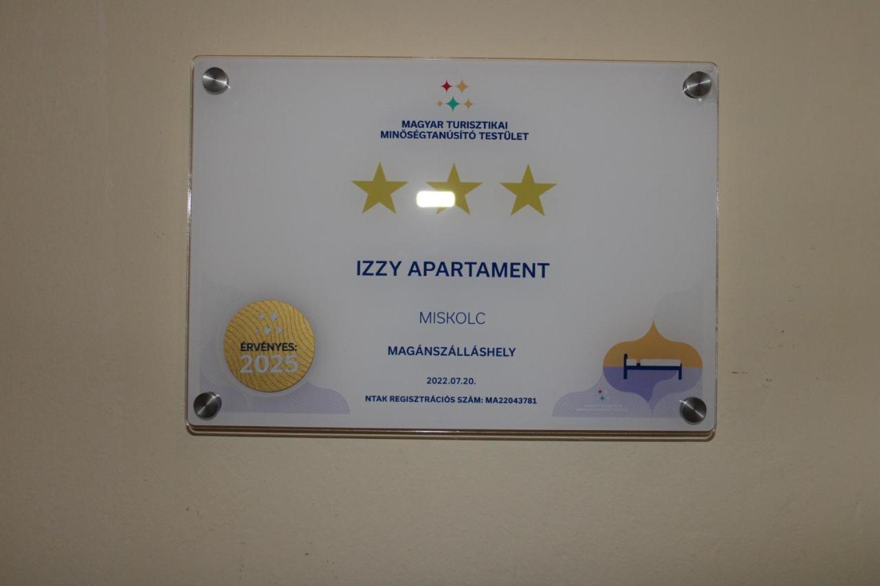 Izzy Apartament Apartment Miskolc Ngoại thất bức ảnh